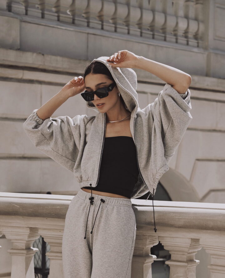 Bluza rozsuwana z kapturem w szarym melanżu, krótsza forma